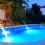 Holiday home Elijah Creek - One Bedroom With Pool Solin