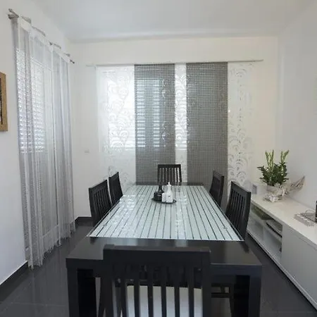 Elijah Creek - One Bedroom With Pool Hébergement de vacances Solin